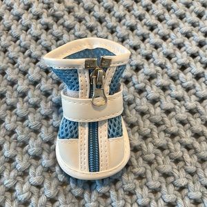 Dog shoes